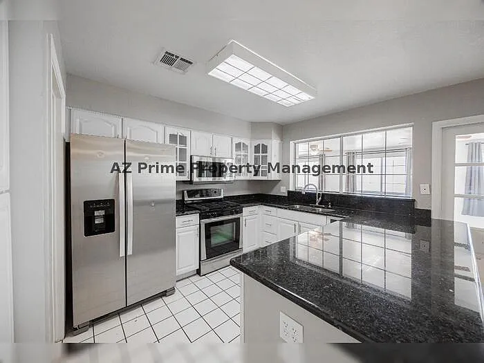 1634 W Sack Dr — Photo 12