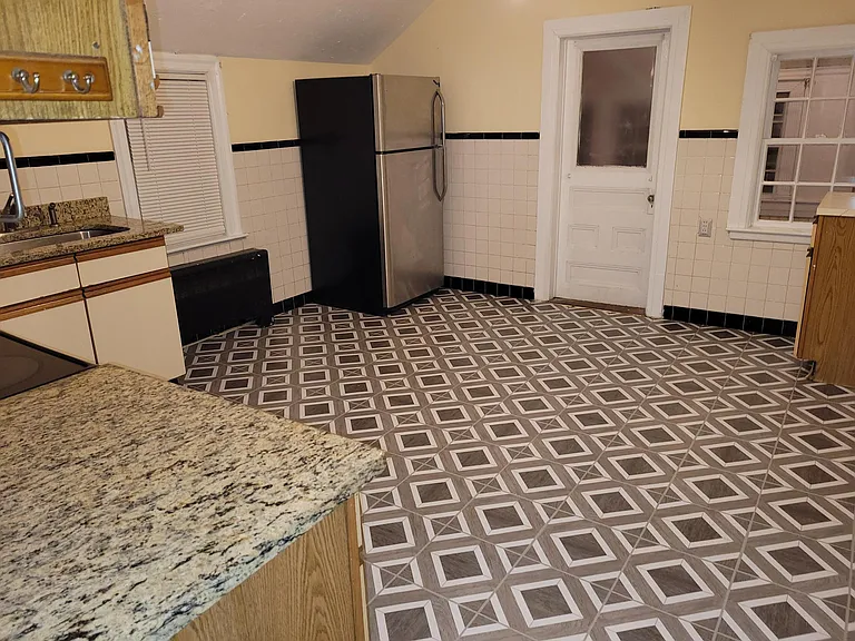 28 Swan Ave #2 — Photo 6