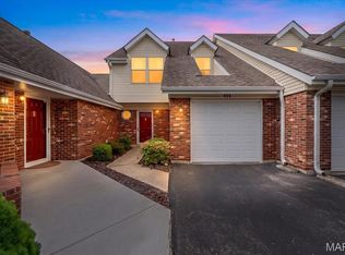 352 Windsor Pl #B, Saint Peters, MO 63376