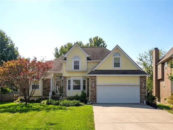 340 SE Bingham Dr, Lees Summit, MO 64063