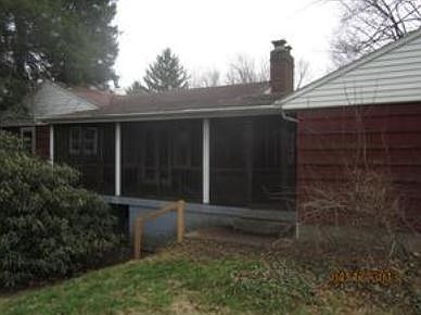 2nd image of 3871 Prospect Ave
