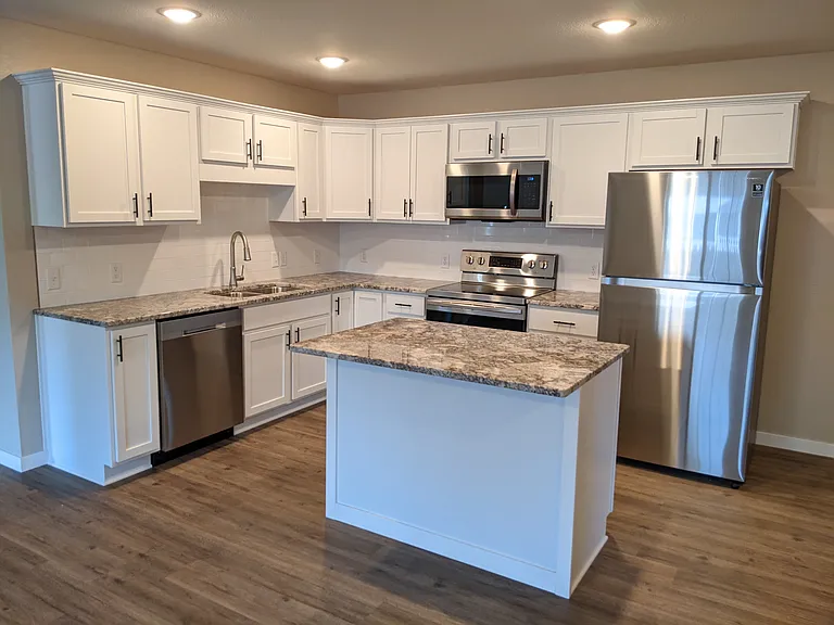 Gateway Place Apartments — Photo 41