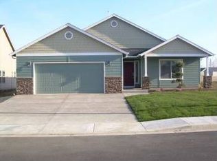 789 Meadowlawn Dr, Molalla, OR 97038