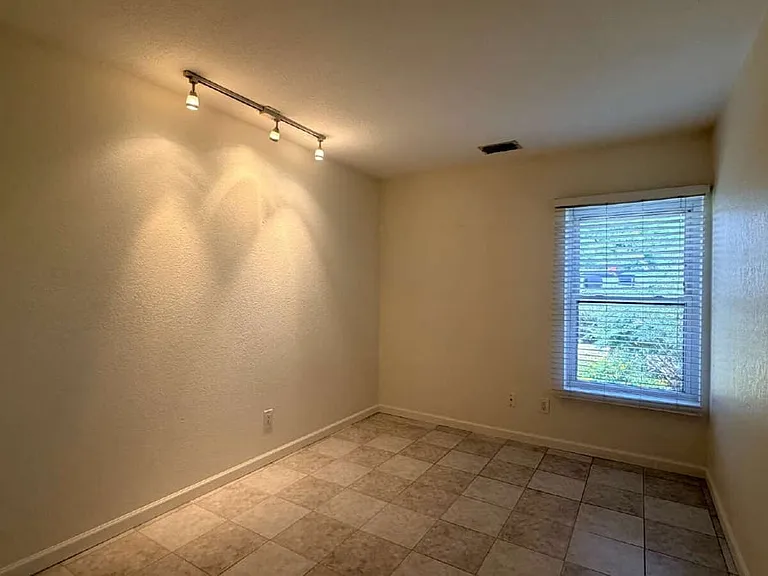 3827 E Larkspur Dr — Photo 12