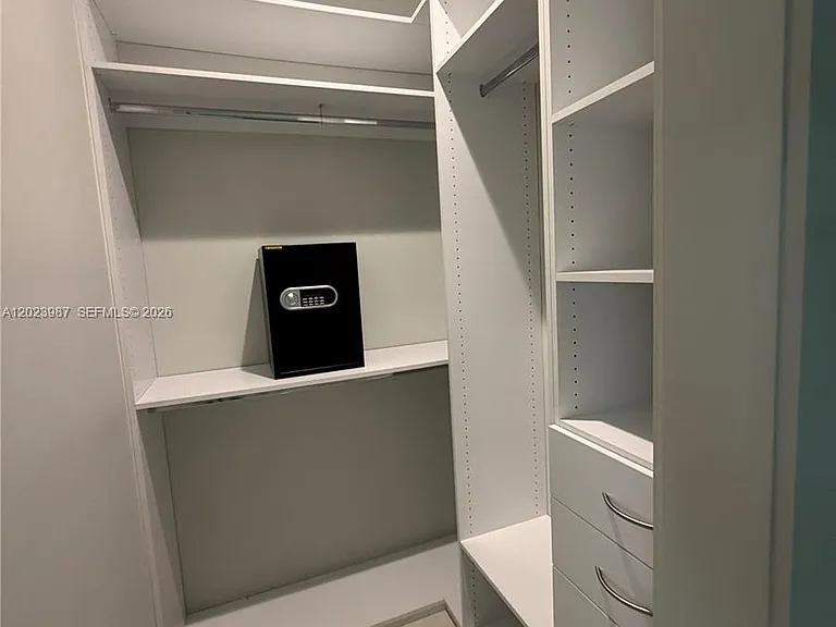 8410 SW 65th Ave — Photo 37