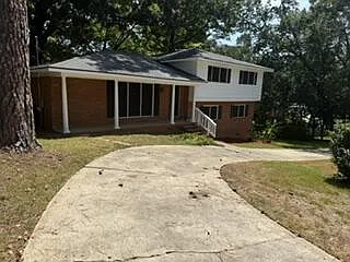 4 bed, 3.0 bath, 2326 sqft, $1,795 — Photo 4