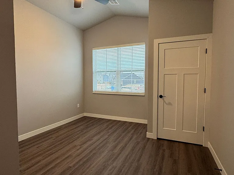 604 Autumn Wood Pkwy — Photo 14