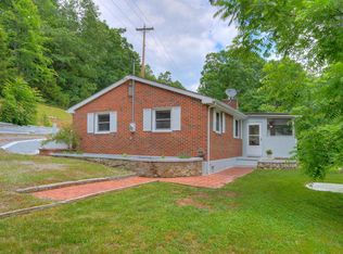 1124 Jennelle Rd, Blacksburg, VA 24060