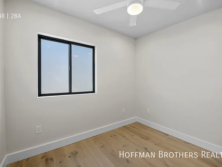 649 N Spaulding Ave #1/4 — Photo 12