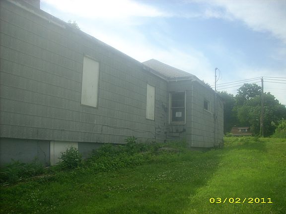 4th image of 4307 Beachwood Ave