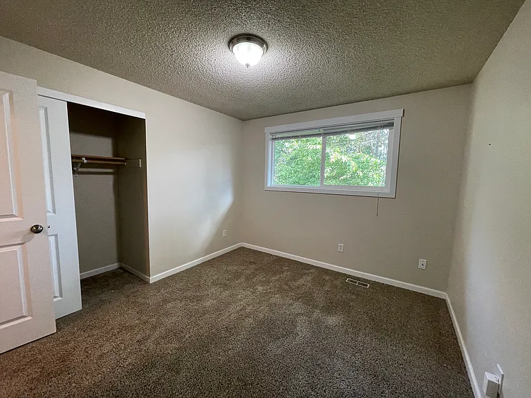 1622 N Willow Rd — Photo 26
