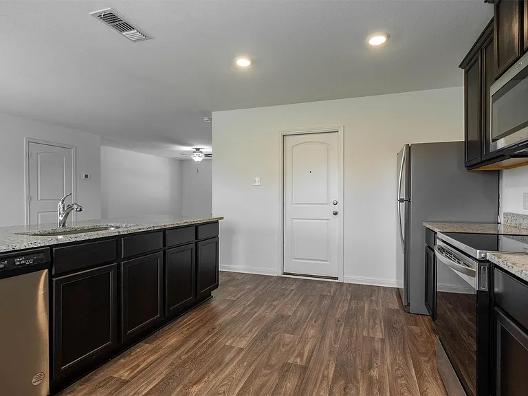 128 Maywood Ln — Photo 7