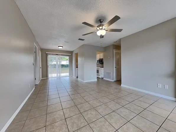 728 Fairmont Dr, Brandon, FL 33511