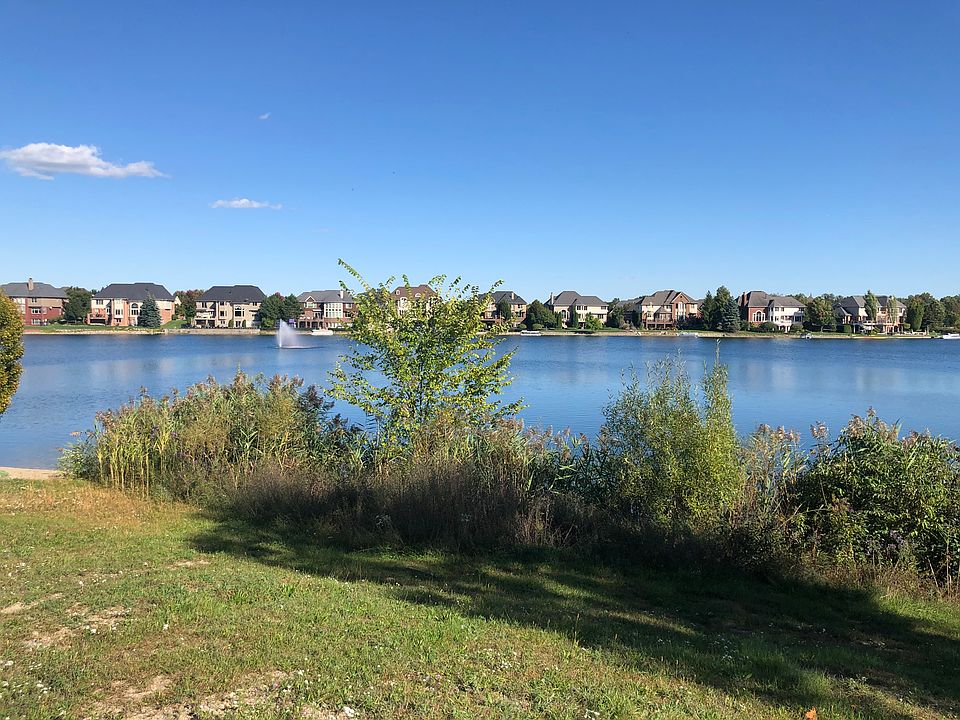 1st image of 18198 Parkshore Dr