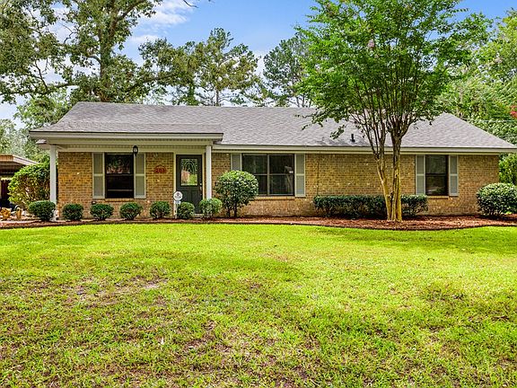2nd image of 205 Karen Dr