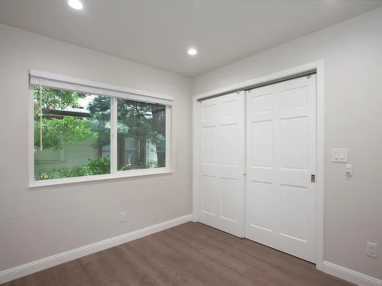 1811 Francisco Street — Photo 5