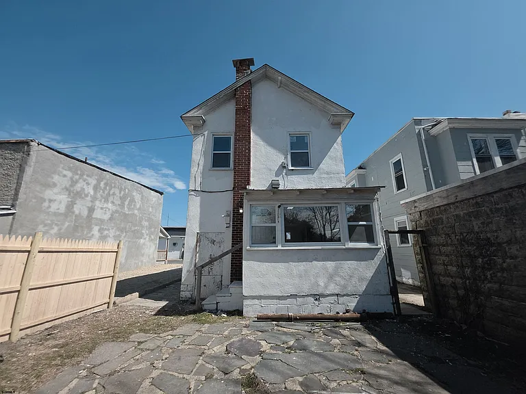 346 N Delaware Ave — Photo 42
