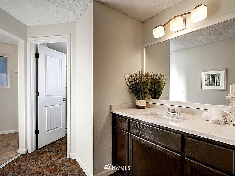 1606 Lake Youngs Way SE — Photo 13