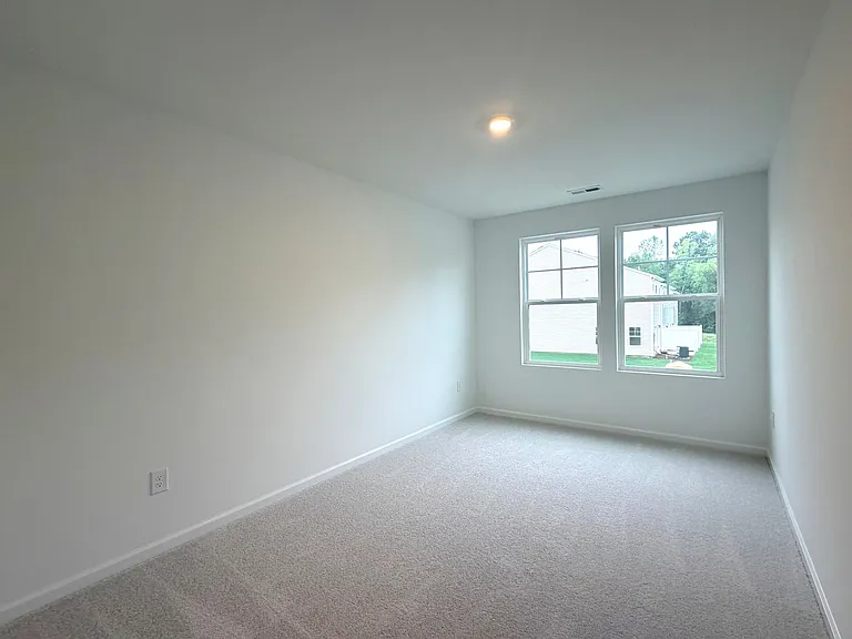 511 Fran Dr — Photo 6