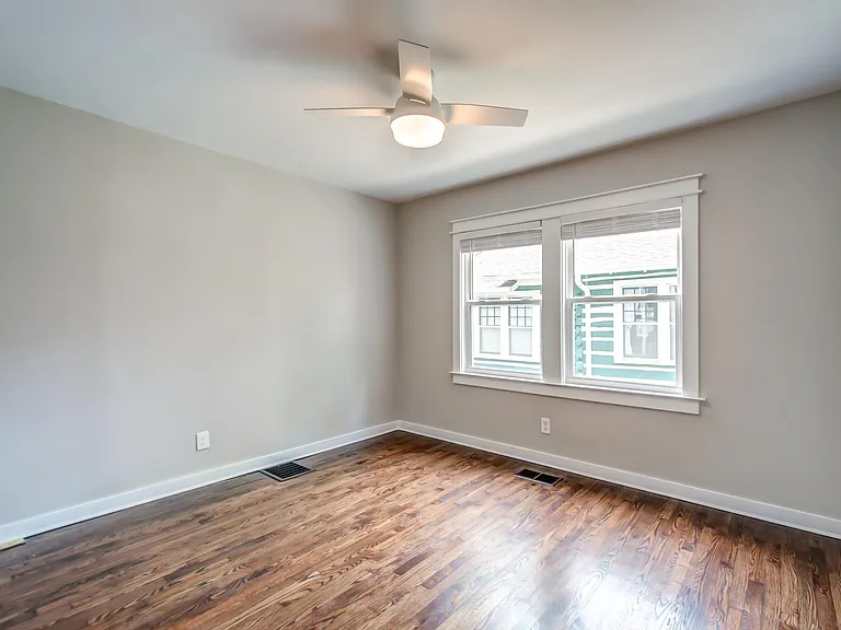 1010 Meridian St #B — Photo 7