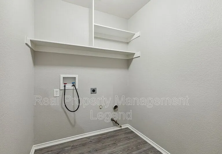 1800 Meadowlark Ln — Photo 12