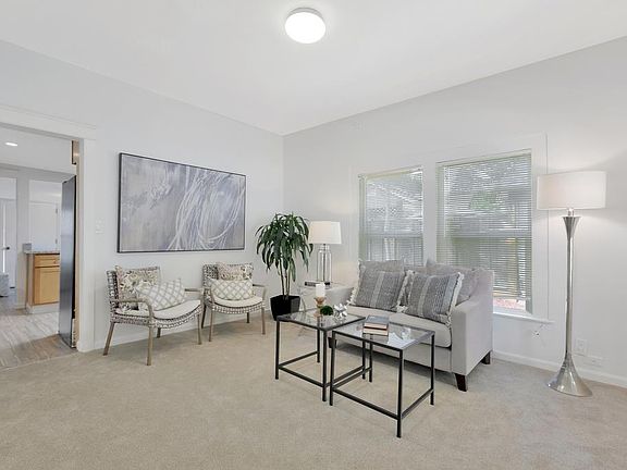 2nd image of 558 Margaret St