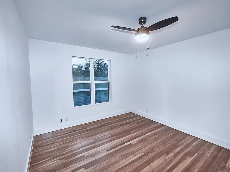 3300 Tom Green St #6 — Photo 16