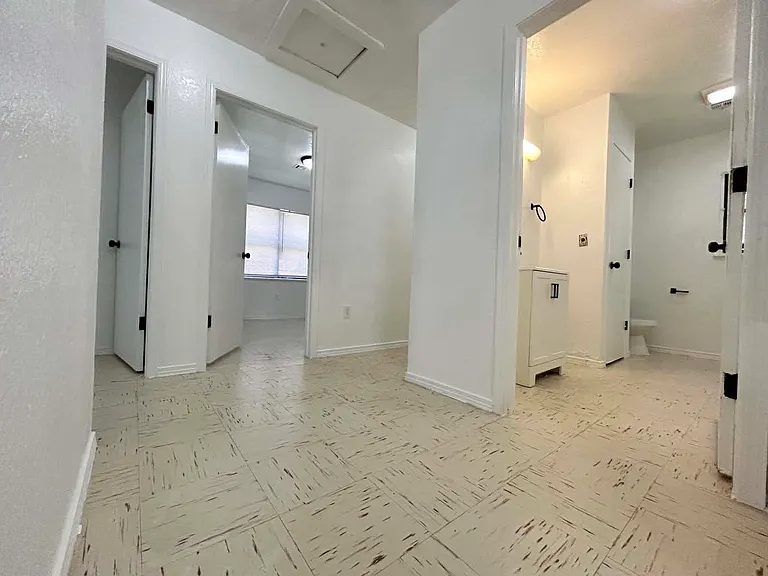 224 Bainbridge Ave — Photo 6