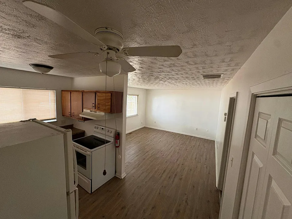 56 Fernwood Ave #B