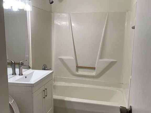 5th image of 1255 McDonald Ave