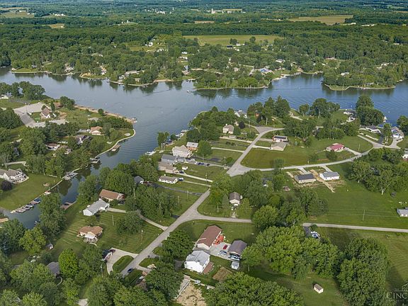 2nd image of 423 Lorelei Dr