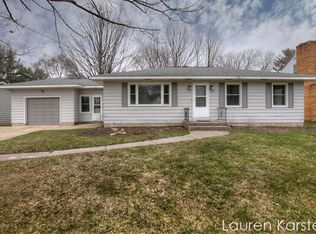 447 Kenton St SE, Grand Rapids, MI 49548