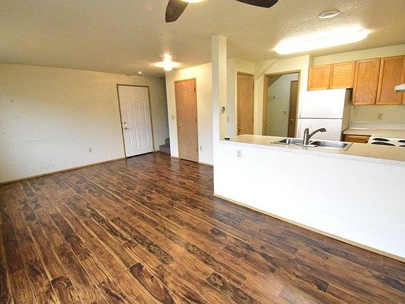 3rd image of 806 SE 153rd Ave APT B