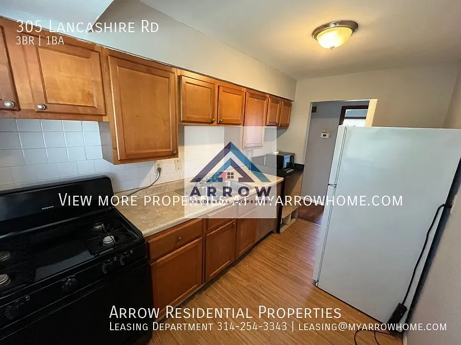 Newly Renovated Three Bedroom Coming Available Soon! — Photo 2