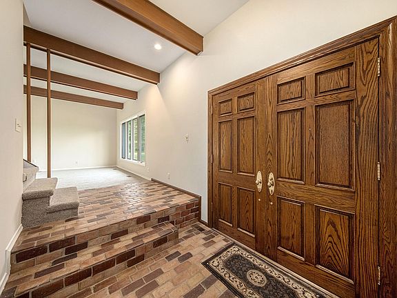 5th image of 6380 Lodimeadow Dr