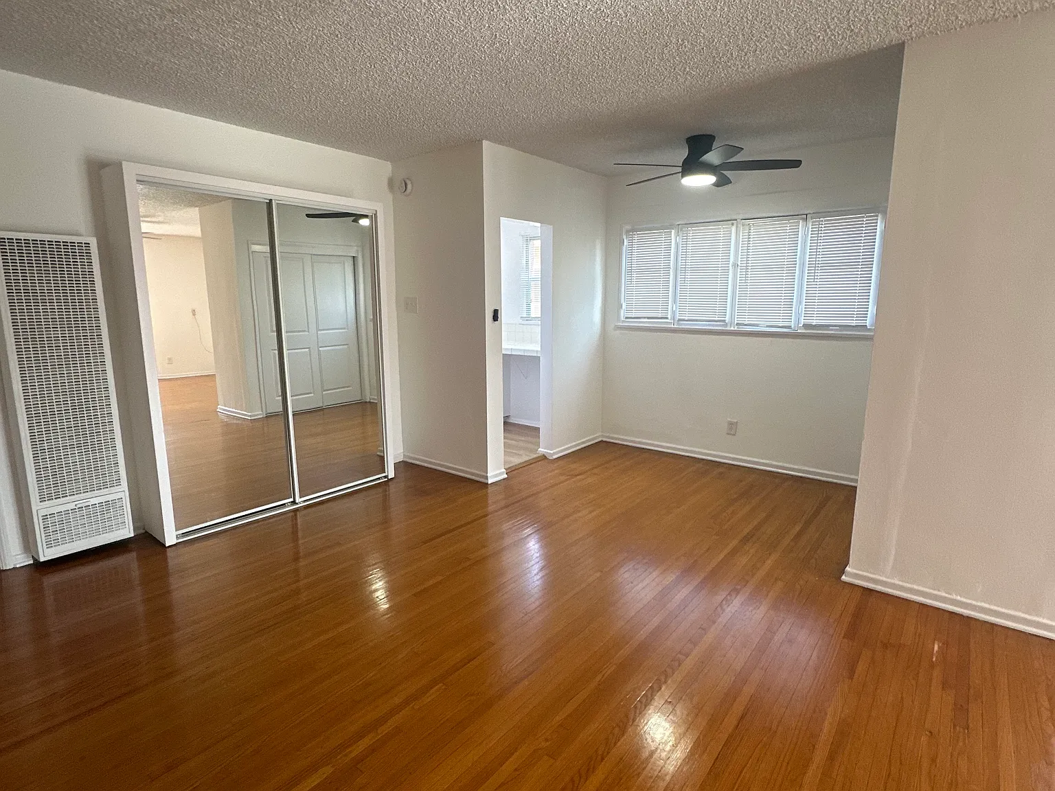 Studio, 620 sqft, $1,995 — Photo 4