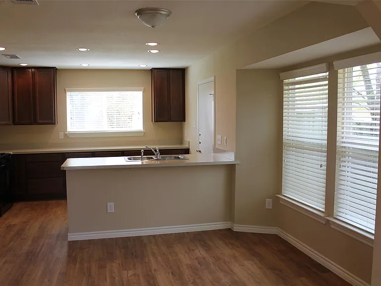 12711 Rampart St — Photo 7