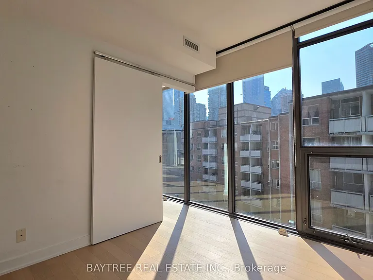 15 Beverley St #608 — Photo 5
