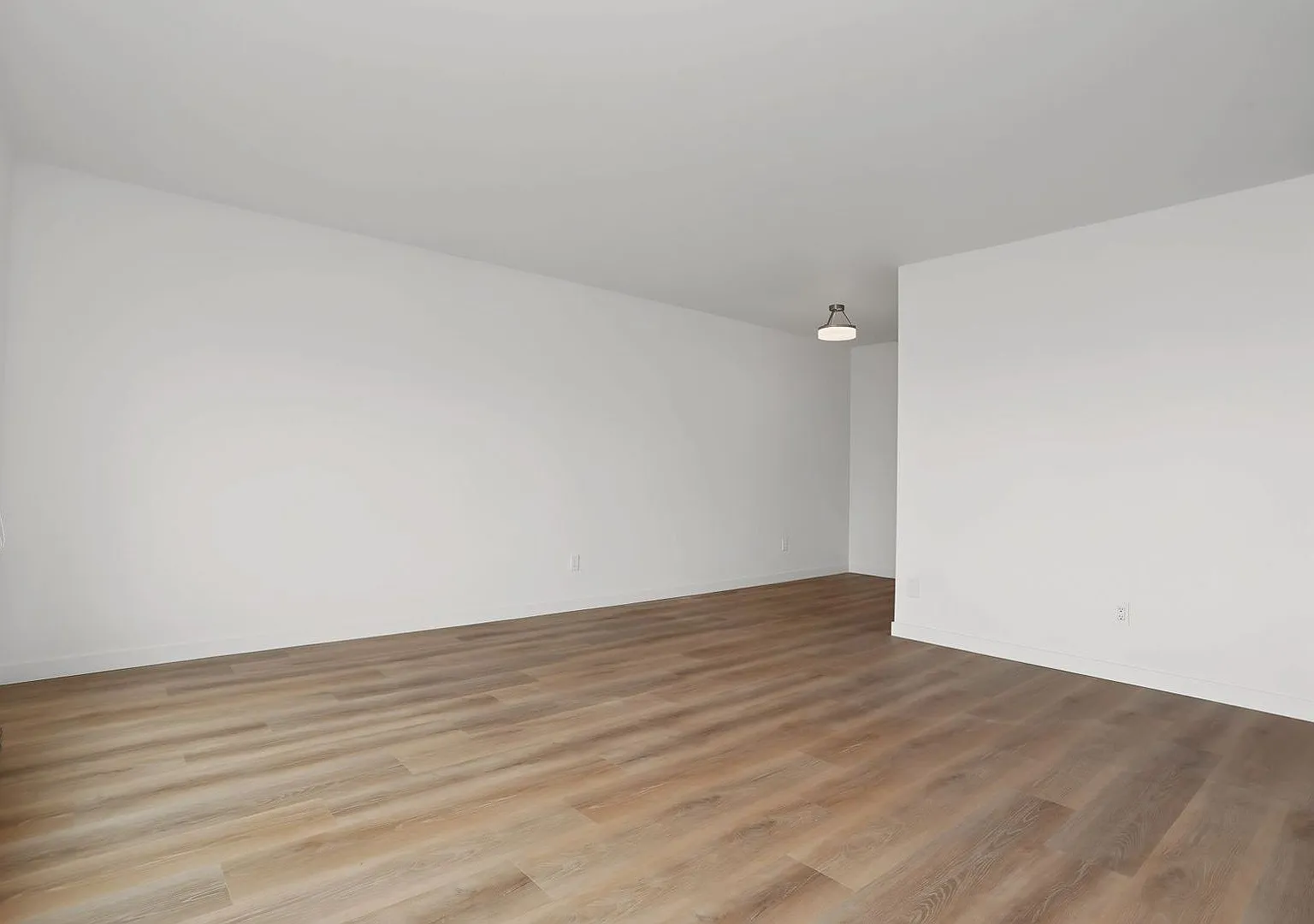 1221 Apartments — Photo 4