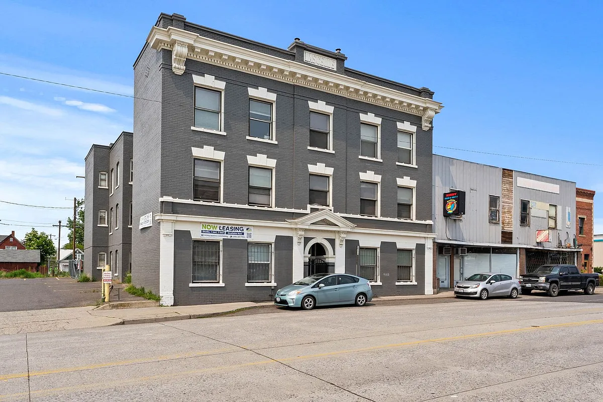 Building Photo - 1221 N Monroe St