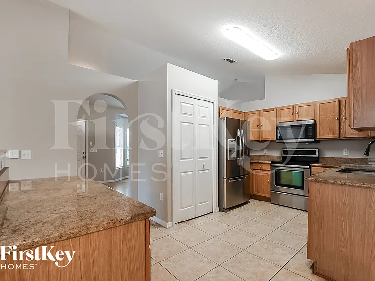 1564 Deerfield Ave — Photo 7