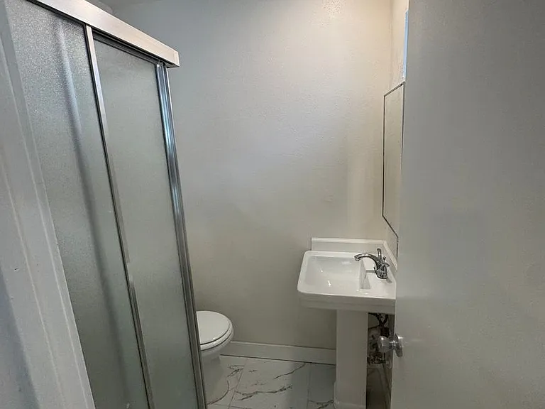 819 S Cypress Ave — Photo 44