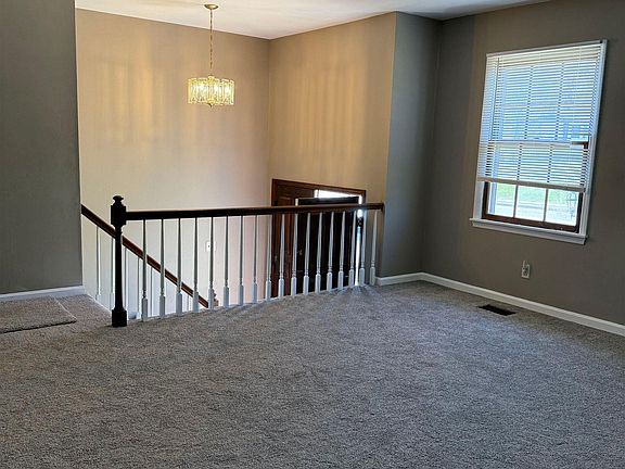 3rd image of 8166 W Outer Lincoln Ave