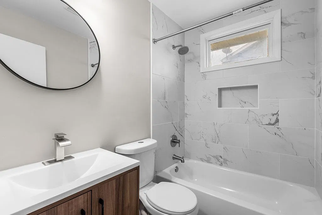 895 W Sharpe Ave — Photo 4