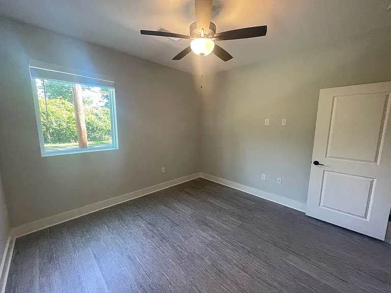 Franklin Forest New Construction 2 Bedrooms — Photo 31