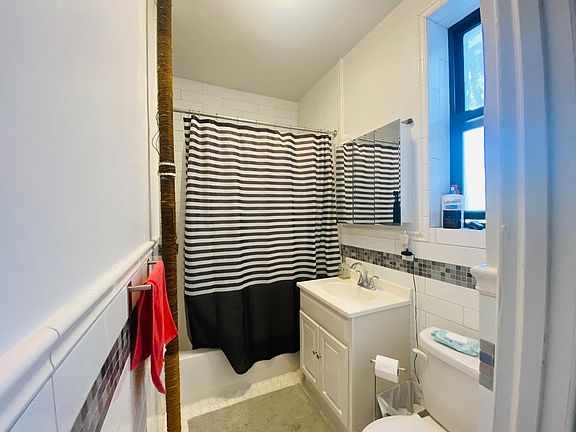5th image of 848 E 28th St APT B7