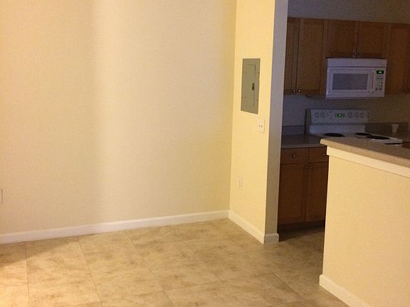 5th image of 8818 Villa View Cir Unit 104