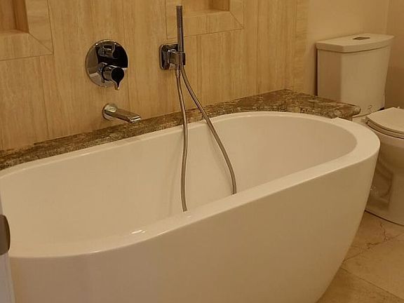 Master Bathroom Bathtub
