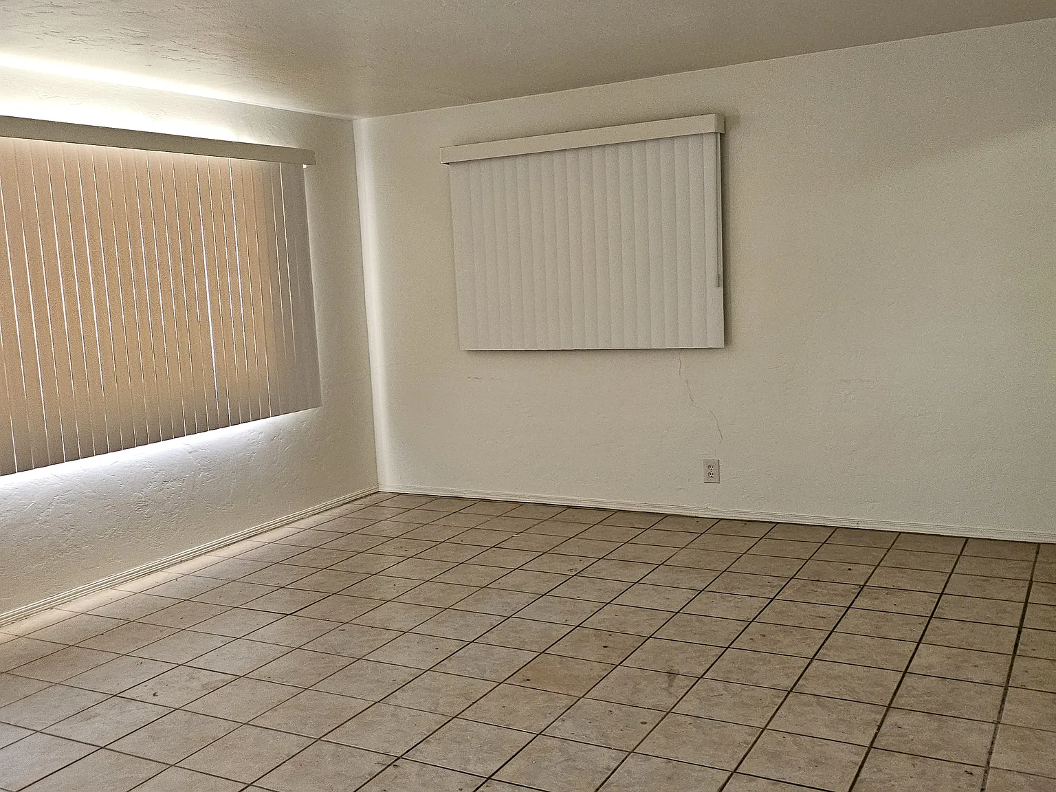 3 bed, 1.5 bath, 1450 sqft, $1,650 — Photo 2