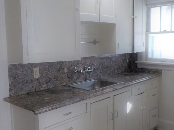 3rd image of 803 Kittitas St Unit 803